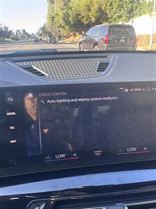 2024 BMW iX xDrive50   - Photo 39 - Studio City, CA 91604