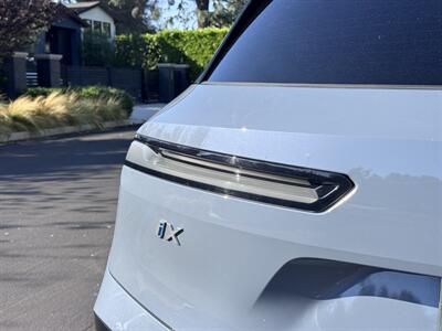 2024 BMW iX xDrive50   - Photo 14 - Studio City, CA 91604