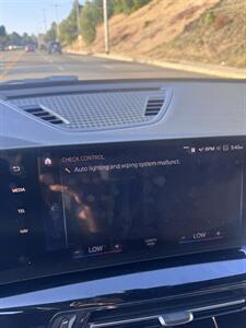 2024 BMW iX xDrive50   - Photo 38 - Studio City, CA 91604