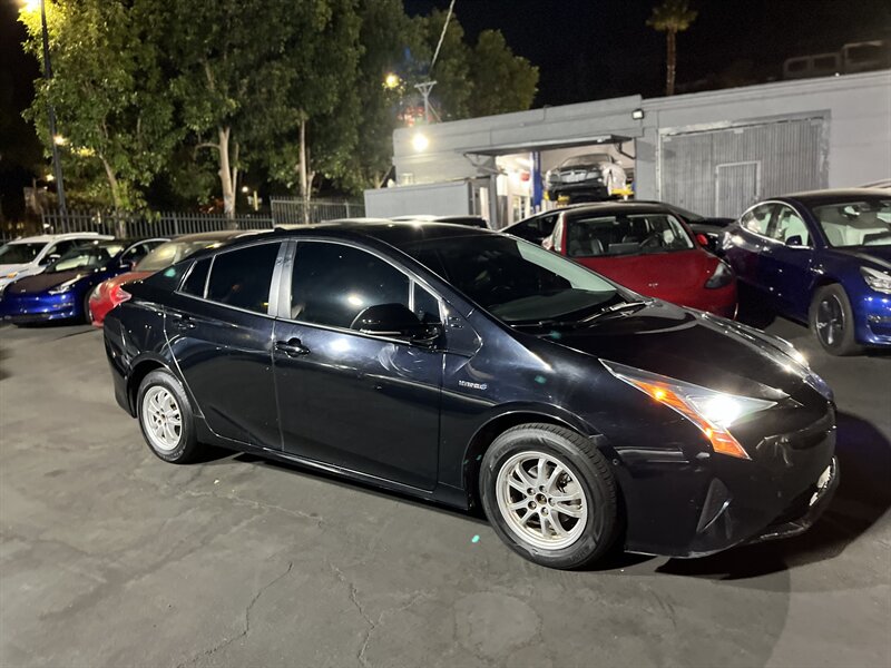 2018 Toyota Prius Two photo 2