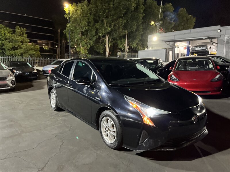 2018 Toyota Prius Two photo 1