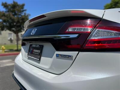 2018 Honda Clarity Plug-In Hybrid   - Photo 15 - Studio City, CA 91604