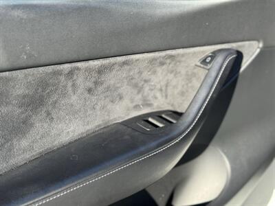 2022 Tesla Model Y Long Range   - Photo 34 - Studio City, CA 91604