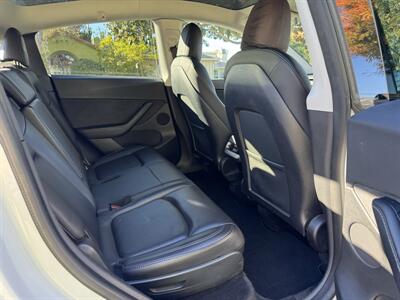 2022 Tesla Model Y Long Range   - Photo 18 - Studio City, CA 91604