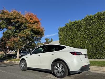 2022 Tesla Model Y Long Range   - Photo 53 - Studio City, CA 91604