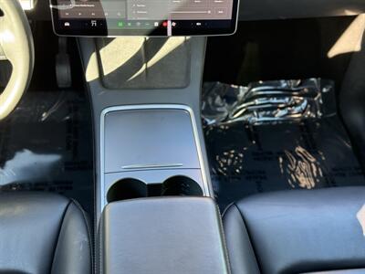 2022 Tesla Model Y Long Range   - Photo 21 - Studio City, CA 91604