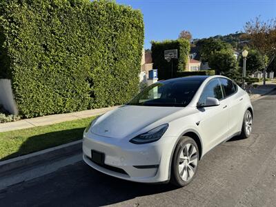 2022 Tesla Model Y Long Range   - Photo 2 - Studio City, CA 91604