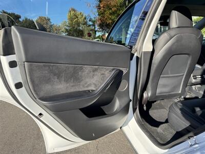 2022 Tesla Model Y Long Range   - Photo 45 - Studio City, CA 91604