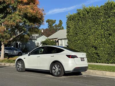 2022 Tesla Model Y Long Range   - Photo 42 - Studio City, CA 91604
