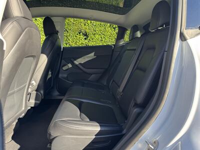 2022 Tesla Model Y Long Range   - Photo 30 - Studio City, CA 91604