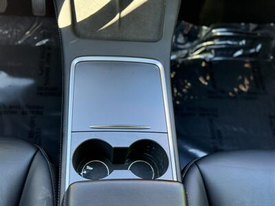 2022 Tesla Model Y Long Range   - Photo 35 - Studio City, CA 91604