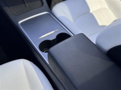 2022 Tesla Model 3 Long Range   - Photo 39 - Studio City, CA 91604