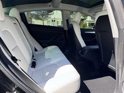 2022 Tesla Model 3 Long Range   - Photo 33 - Studio City, CA 91604
