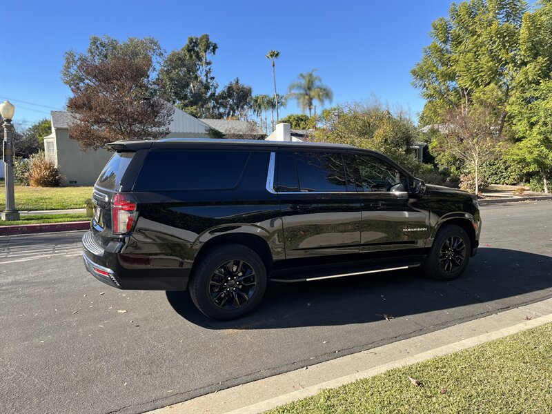 2022 Chevrolet Suburban LT photo 15