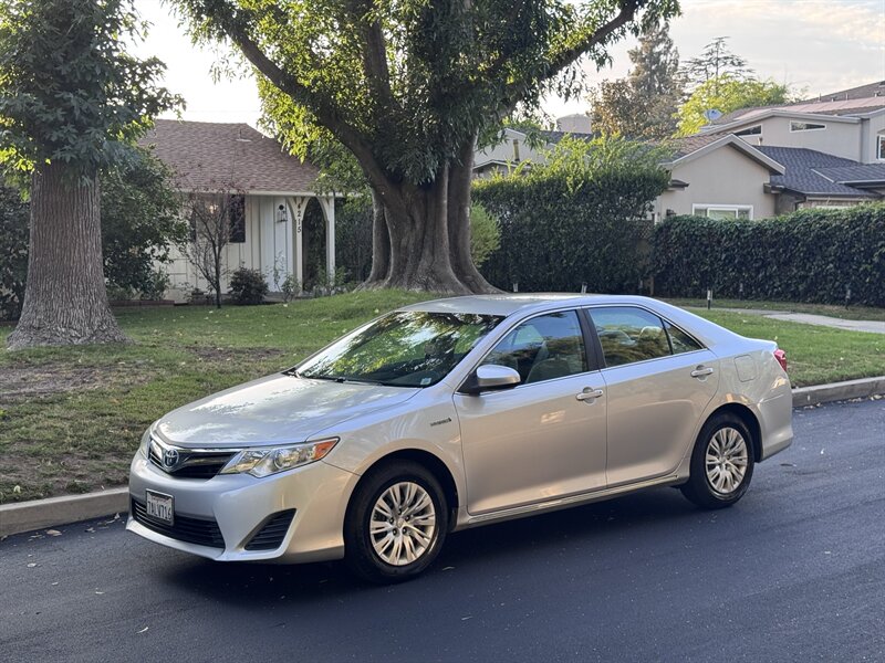 2013 Toyota Camry Hybrid LE  