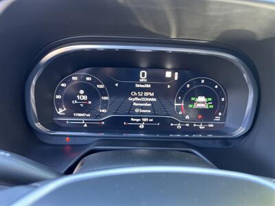 2022 GMC Yukon XL SLT   - Photo 24 - Studio City, CA 91604