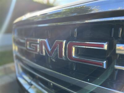 2022 GMC Yukon XL SLT   - Photo 6 - Studio City, CA 91604
