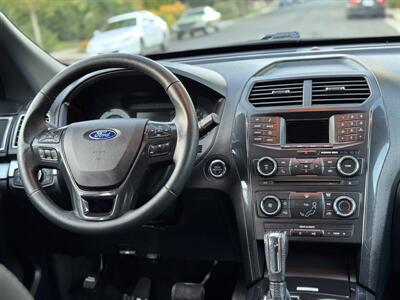 2017 Ford Explorer XLT   - Photo 55 - Studio City, CA 91604