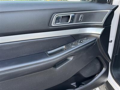 2017 Ford Explorer XLT   - Photo 34 - Studio City, CA 91604