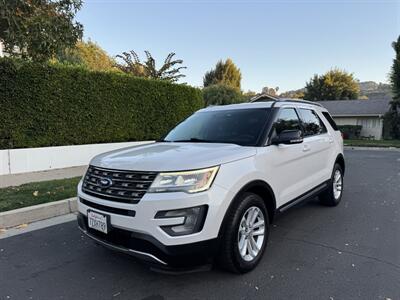 2017 Ford Explorer XLT   - Photo 4 - Studio City, CA 91604