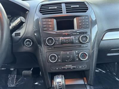 2017 Ford Explorer XLT   - Photo 56 - Studio City, CA 91604