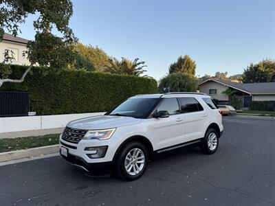 2017 Ford Explorer XLT   - Photo 3 - Studio City, CA 91604