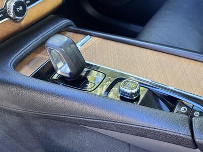2022 Volvo XC90 Recharge T8 Inscription Expression   - Photo 41 - Studio City, CA 91604