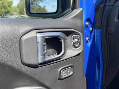 2025 Jeep Wrangler Sport S   - Photo 48 - Studio City, CA 91604