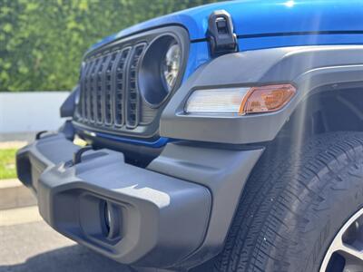 2025 Jeep Wrangler Sport S   - Photo 14 - Studio City, CA 91604