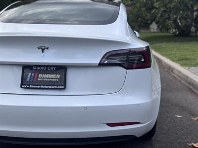 2022 Tesla Model 3 - Photo 12 - Studio City, CA 91604