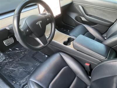 2019 Tesla Model 3 Long Range   - Photo 24 - Studio City, CA 91604