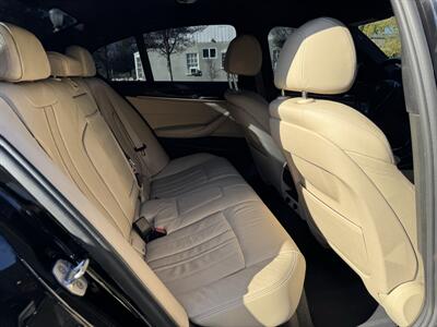 2018 BMW 530e iPerformance   - Photo 61 - Studio City, CA 91604