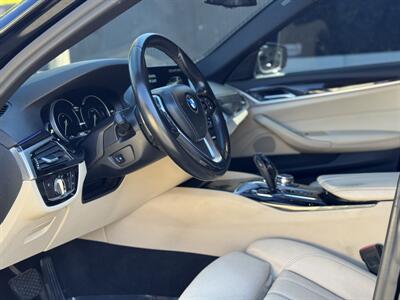 2018 BMW 530e iPerformance   - Photo 33 - Studio City, CA 91604