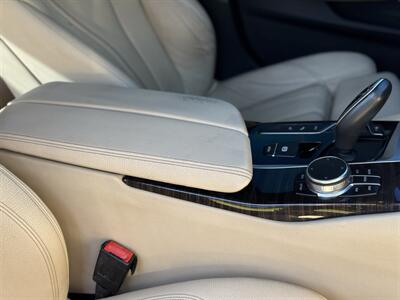 2018 BMW 530e iPerformance   - Photo 62 - Studio City, CA 91604