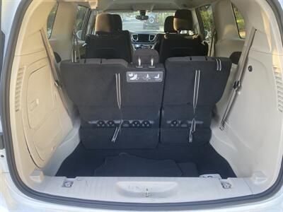 2020 Chrysler Pacifica Hybrid Touring   - Photo 25 - Studio City, CA 91604