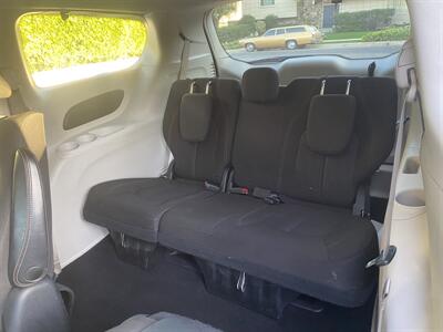 2020 Chrysler Pacifica Hybrid Touring   - Photo 23 - Studio City, CA 91604