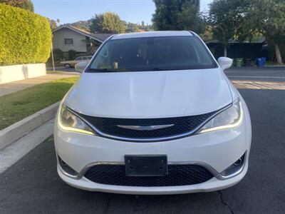 2020 Chrysler Pacifica Hybrid Touring   - Photo 4 - Studio City, CA 91604