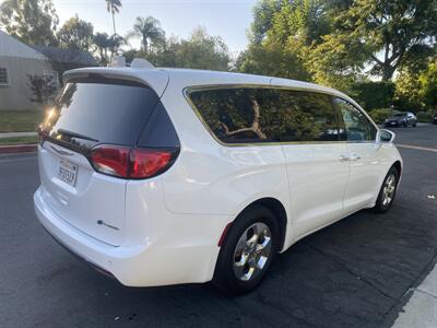 2020 Chrysler Pacifica Hybrid Touring   - Photo 8 - Studio City, CA 91604