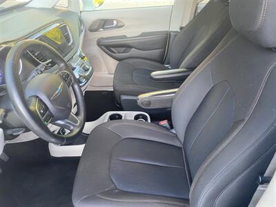 2020 Chrysler Pacifica Hybrid Touring   - Photo 24 - Studio City, CA 91604