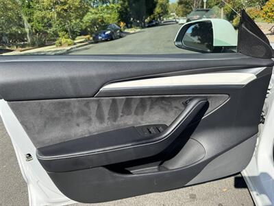 2022 Tesla Model 3 Long Range   - Photo 27 - Studio City, CA 91604