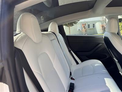 2022 Tesla Model 3 Long Range   - Photo 45 - Studio City, CA 91604