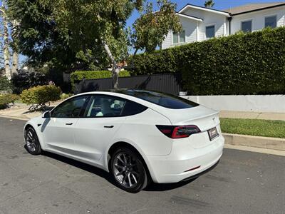 2022 Tesla Model 3 Long Range   - Photo 13 - Studio City, CA 91604