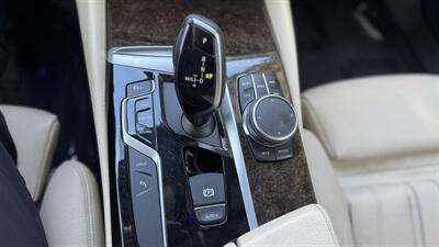 2019 BMW 530e iPerformance   - Photo 47 - Studio City, CA 91604