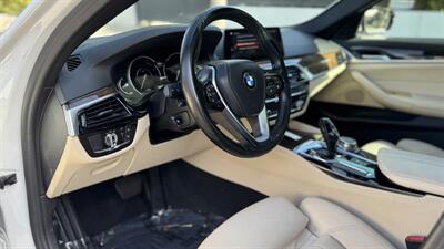 2019 BMW 530e iPerformance   - Photo 27 - Studio City, CA 91604