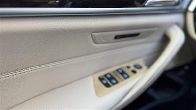 2019 BMW 530e iPerformance   - Photo 40 - Studio City, CA 91604