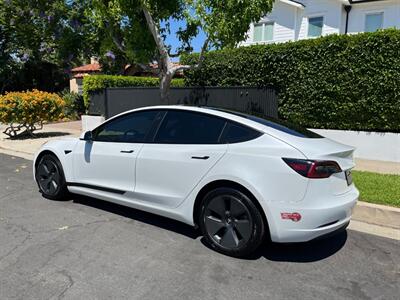 2023 Tesla Model 3   - Photo 4 - Studio City, CA 91604