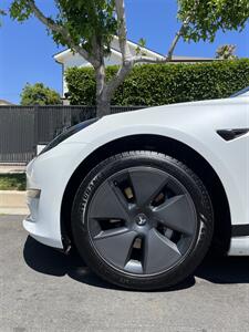 2023 Tesla Model 3   - Photo 9 - Studio City, CA 91604
