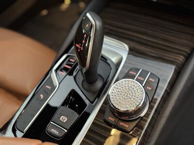 2018 BMW 530e iPerformance   - Photo 70 - Studio City, CA 91604