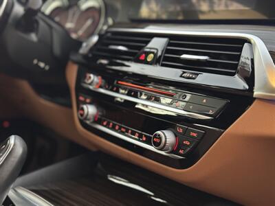 2018 BMW 530e iPerformance   - Photo 71 - Studio City, CA 91604