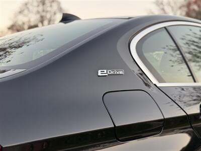 2018 BMW 530e iPerformance   - Photo 25 - Studio City, CA 91604